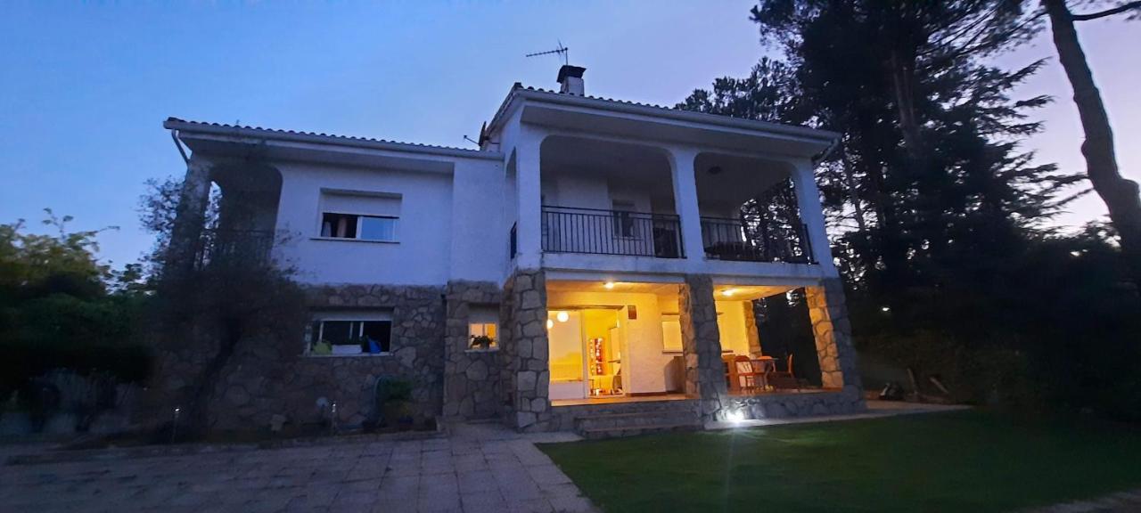 Entre Pinos Y Medusas Pedrezuela Exterior foto